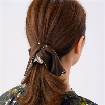 SALE40%OFF 【Web限定】ツイストスクエアストーン シュシュ(ブラウンミックス)